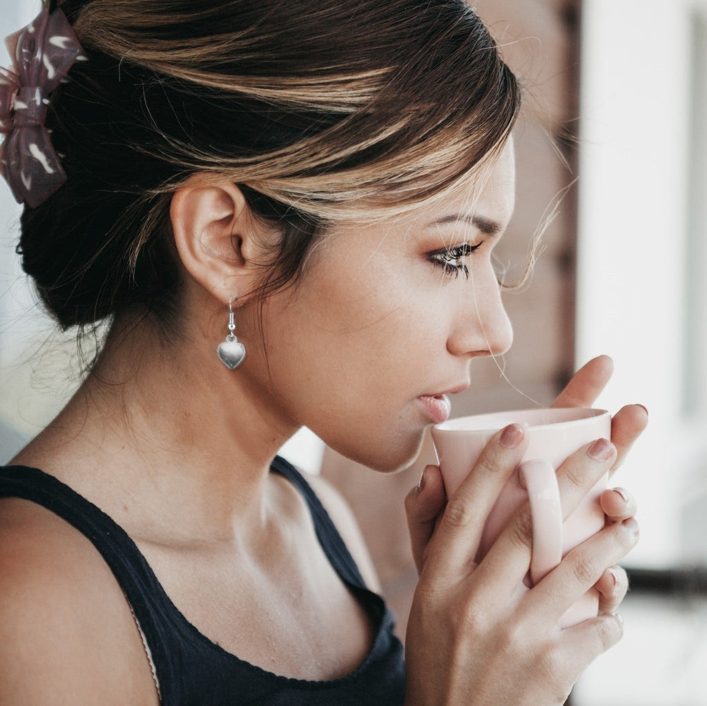 Petit coffret cadeau pour meilleure amie | Boucles d'oreilles, chocolats et bougie